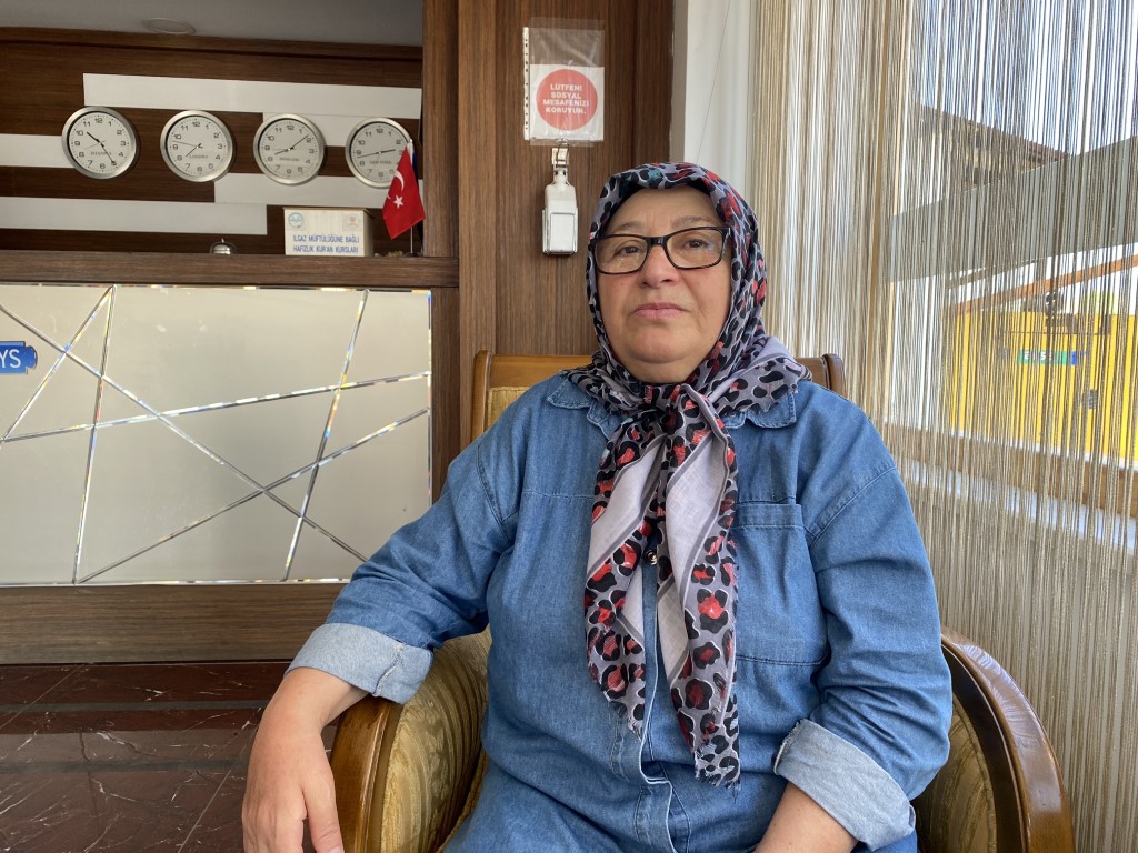 Orman yangını sebebiyle evlerinden tahliye edilen vatandaşlar yaşadıklarını anlattı