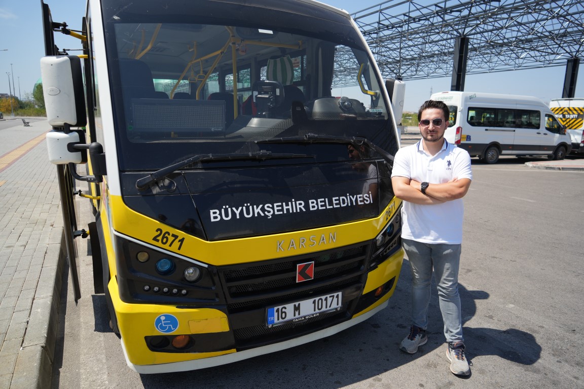 Yüksek lisans diplomalı şoför, gördüğü dersleri meslek hayatında uyguluyor