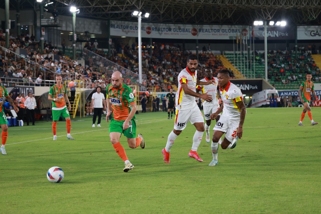 Trendyol Süper Lig: Corendon Alanyaspor: 1 - Göztepe: 1 (Maç sonucu)