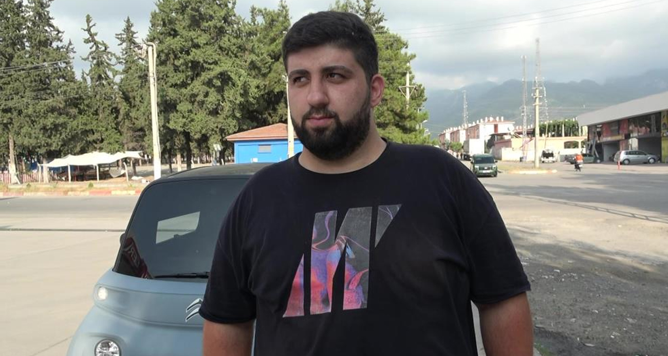 Tır mini aracı oyuncak araba gibi önüne almıştı, araç sürücüsü panik dolu saniyeler içerisinde 30 metre sürüklendi