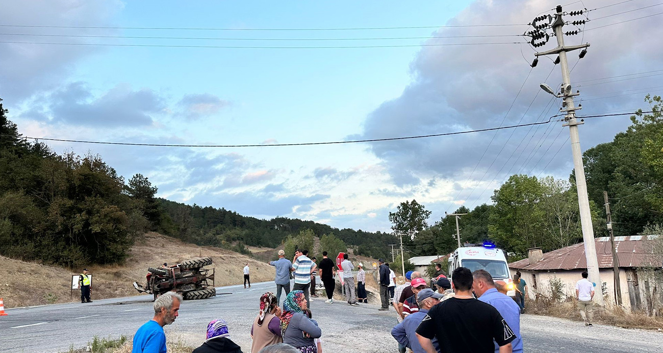 Bolu’da feci kaza: Minibüsle traktör çarpıştı, 15 kişi yaralandı