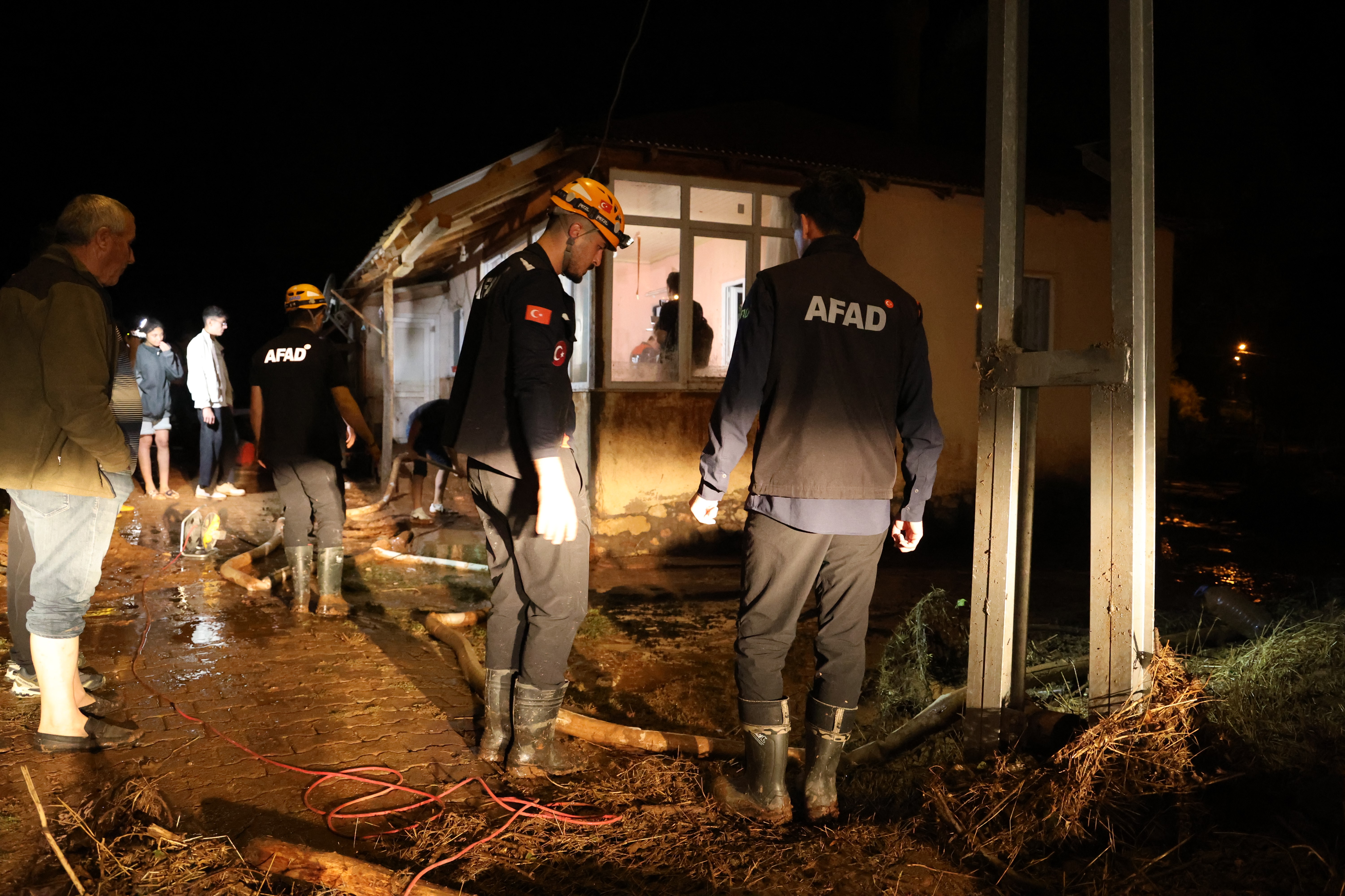 Sivas’ta sağanak sele yol açtı: 20 ev sular altında kaldı