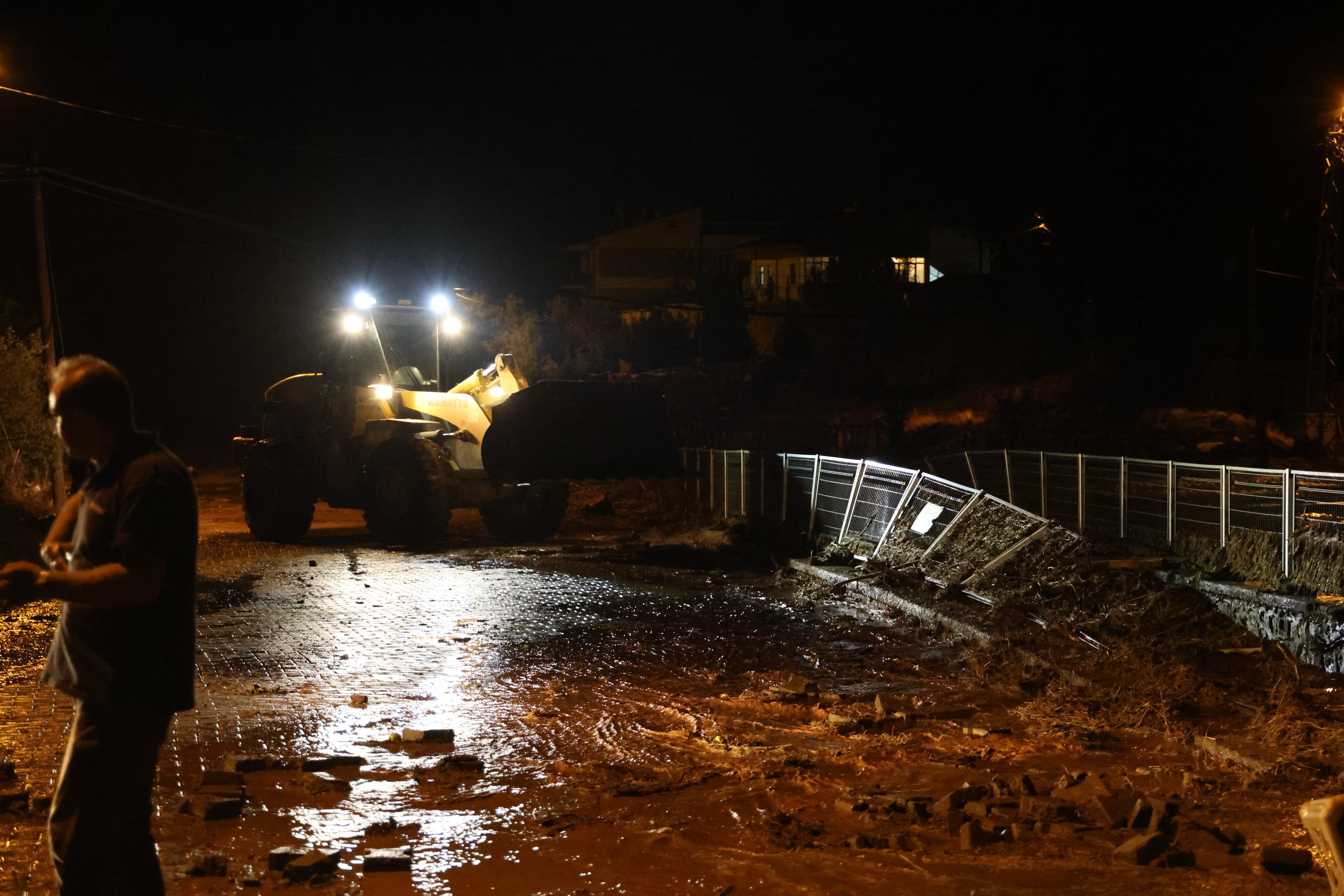 Sivas’ta sağanak sele yol açtı: 20 ev sular altında kaldı