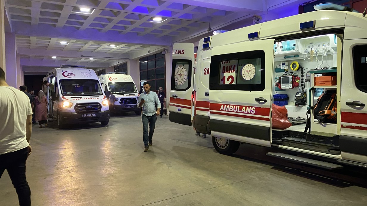 Diyarbakır’da akraba aileler arasında silahlı kavga: 2 ölü, 3 yaralı