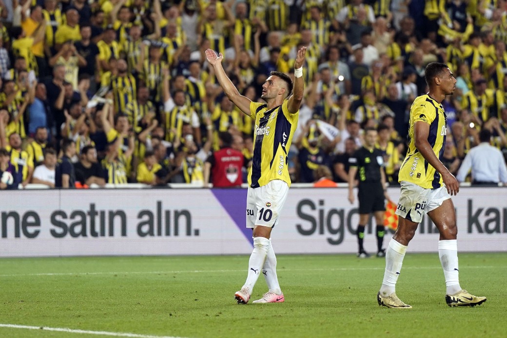 Fenerbahçe, milli araya 3 puanla girdi