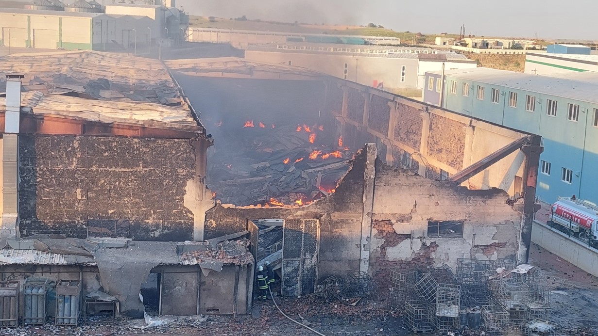 Tekirdağ’da 3 ayda 50 fabrika yandı: Sanayi yangınları ürpertici boyuta ulaştı