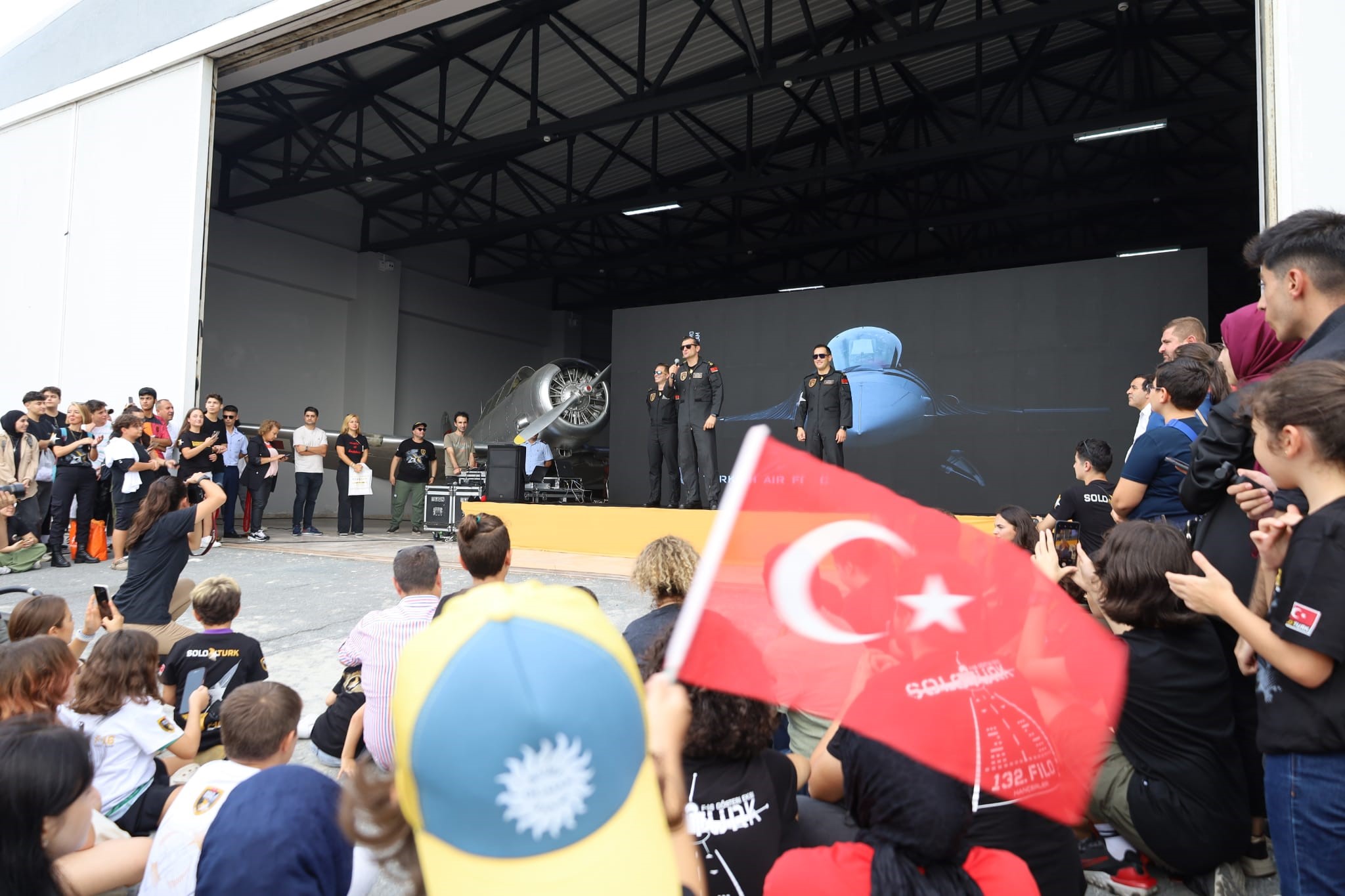 SOLOTÜRK pilotları vatandaşlarla bir araya geldi