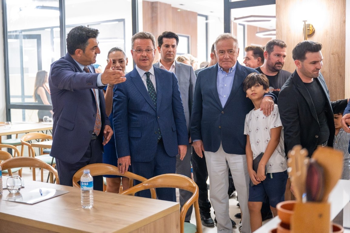 Bahçeşehir Koleji Manisa’daki 5’inci kampüsünü Turgutlu’da açtı