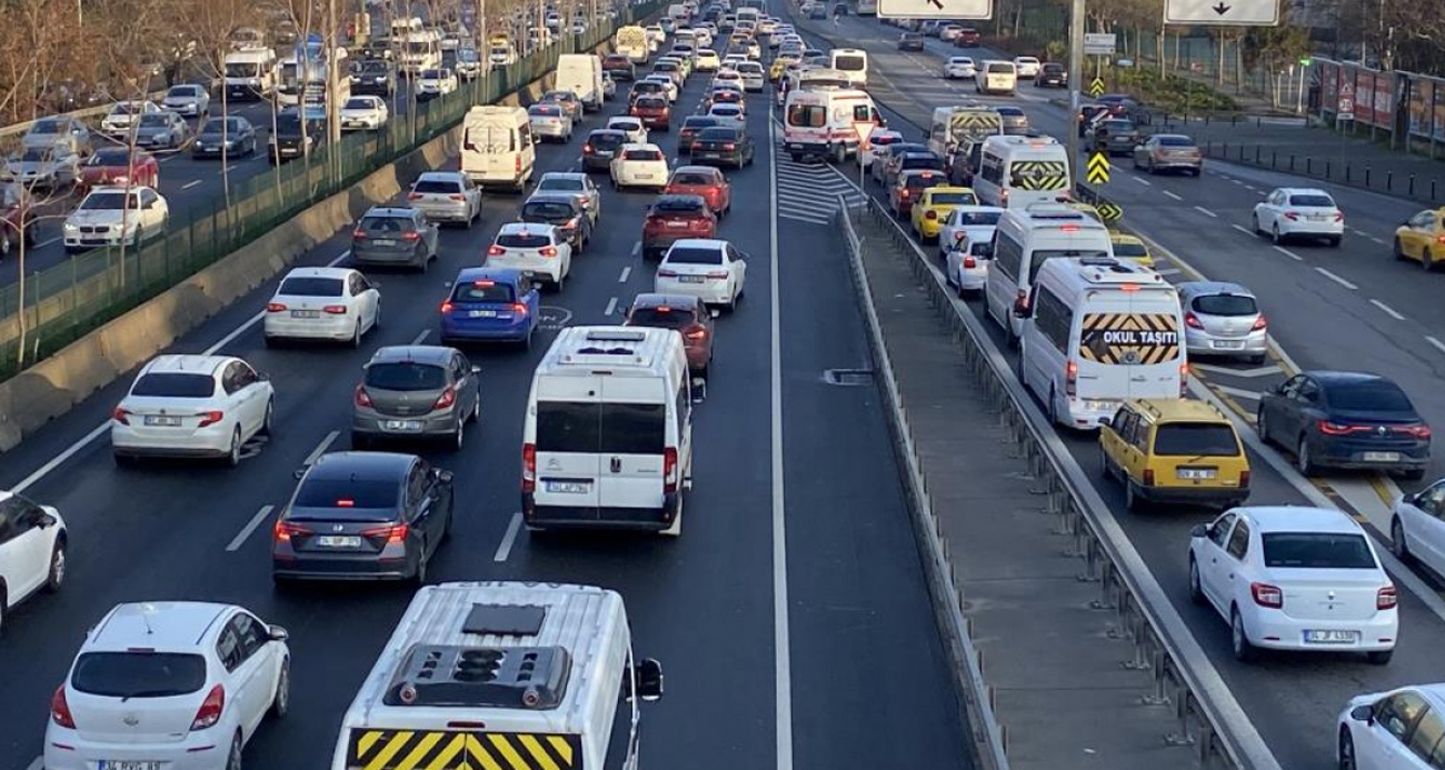 İstanbul Valiliği’nden okulların ilk gününde saat düzenlemesi