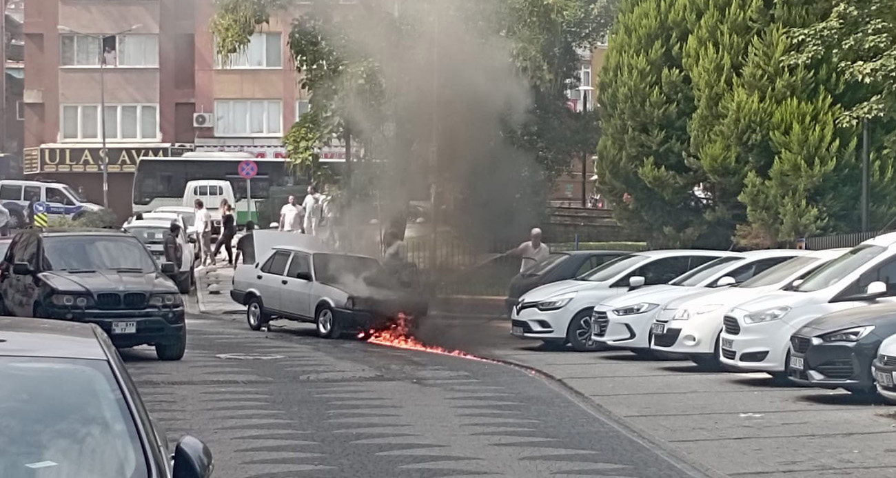 Tofaş otomobil alevlere teslim oldu, LPG tankı bomba gibi patladı