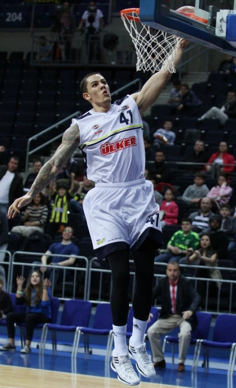 Eski milli basketbolcu Karaman, trafik kazasında hayatını kaybetti