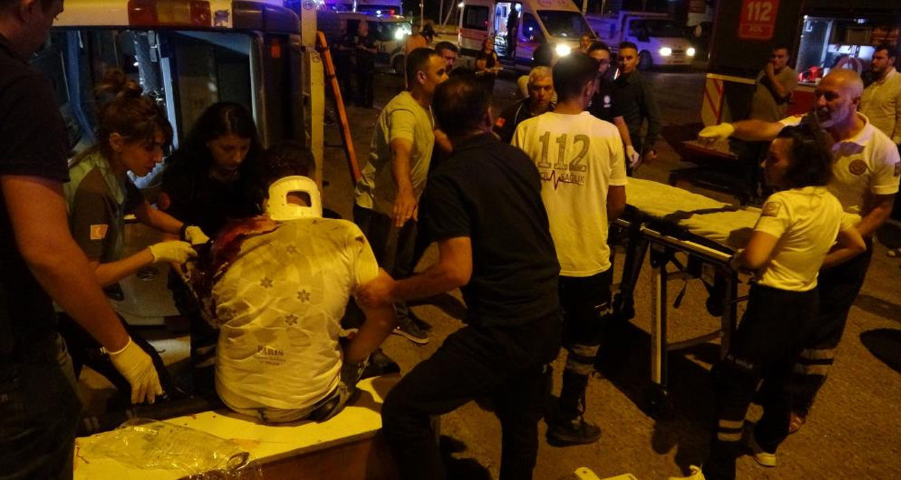 Malatya’da otomobil ile çarpışan işçi servisi devrildi: 1 ölü, 13 yaralı