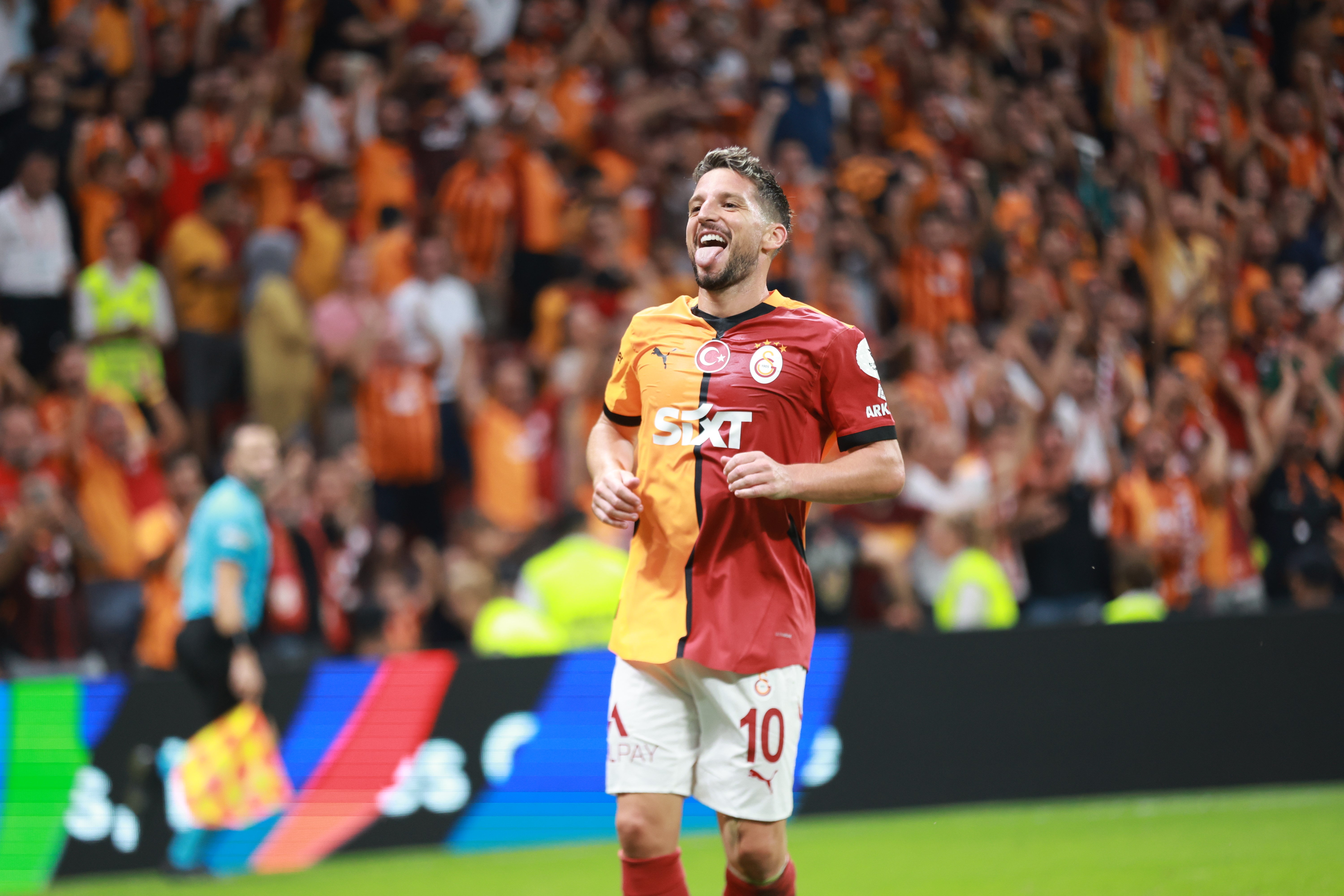 Aslan'dan 4'te 4! Galatasaray, farklı kazandı