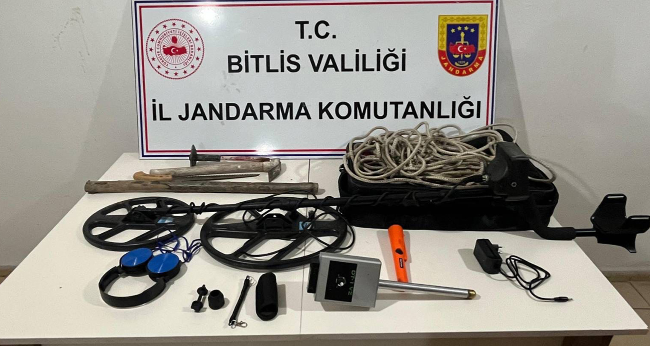 Bitlis’te arkeolojik sit alanında kaçak kazı yapan 9 kişi suçüstü yakalandı