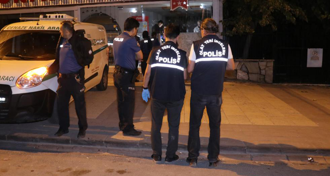 Restoranda silahlı ve bıçaklı kavga: 1 ölü, 2  yaralı