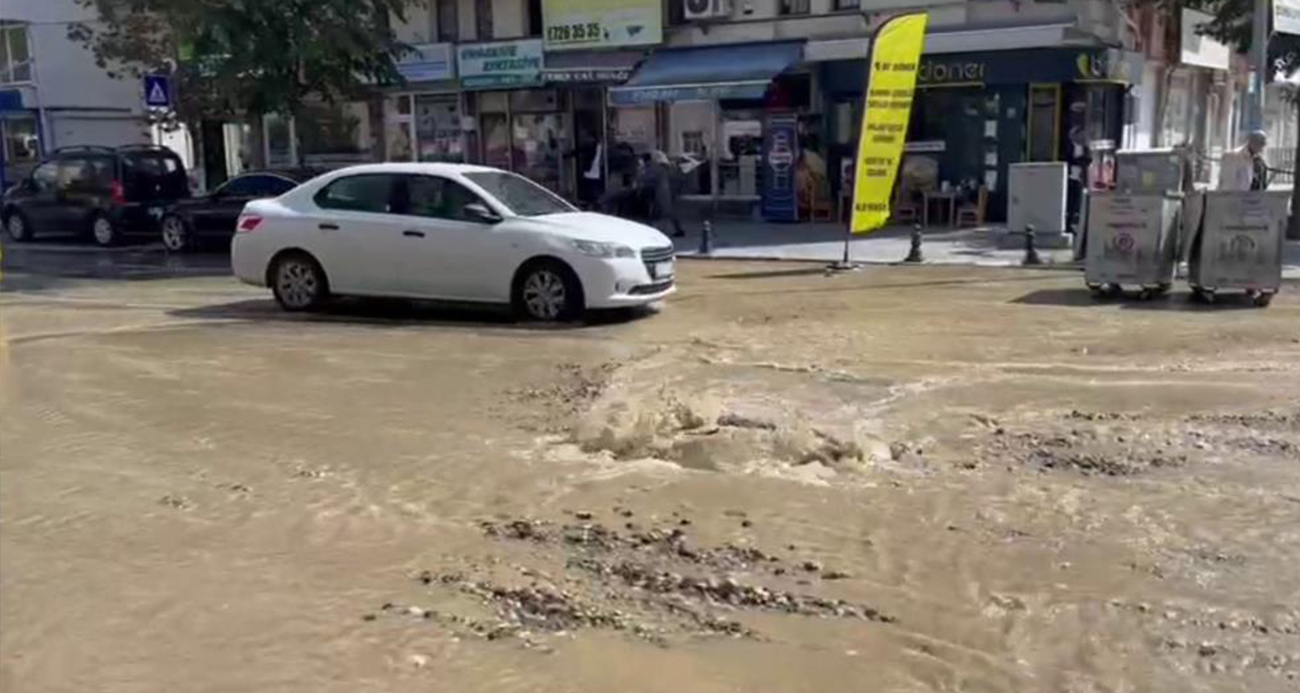 Tekirdağ’da şiddetli yağış, Salı Pazarı’nı sular altında bıraktı