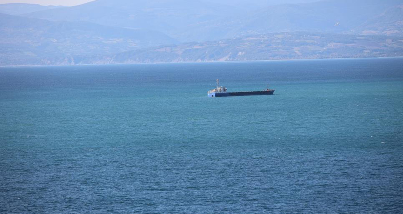 Sinop açıklarında batma tehlikesi geçiren kuru yük gemisi kurtarıldı