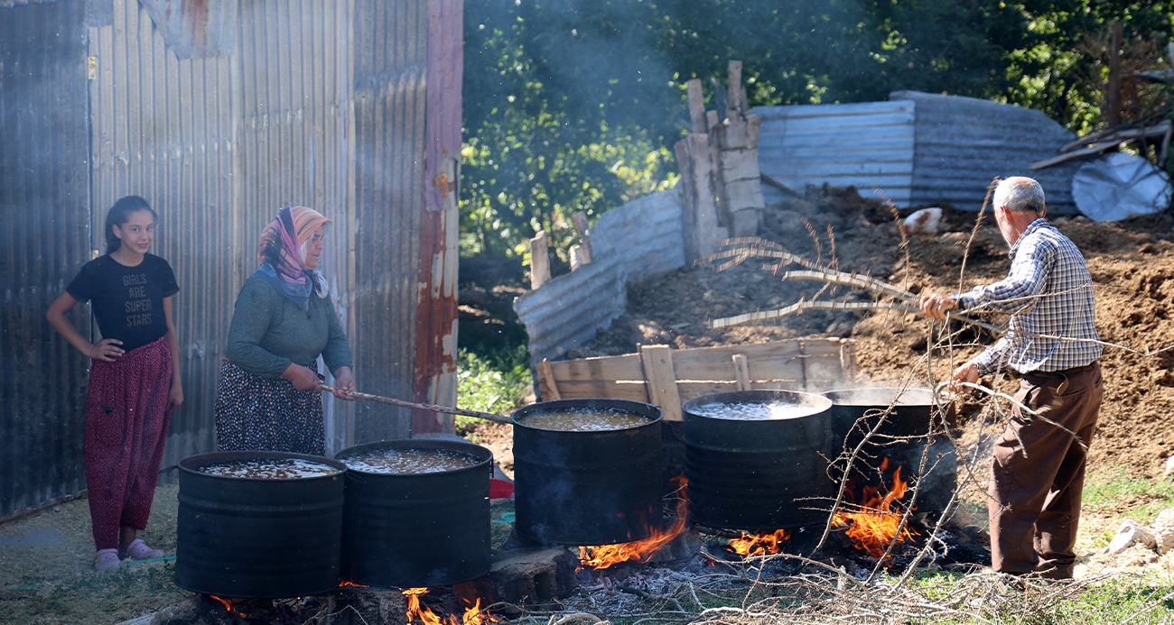 Kahramanmaraş’ta kazanlarda kaynatılan buğday organik bulgur haline getiriliyor