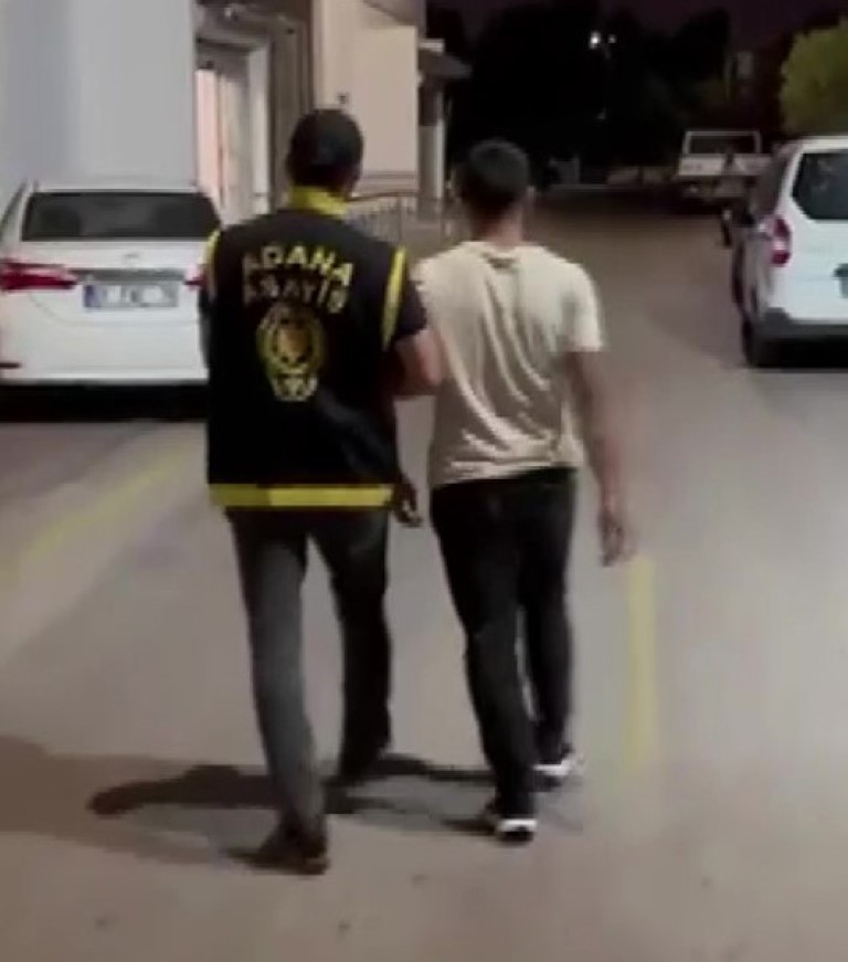Düğün salonunun sınırları aştığını iddia edip, hafif makineli tüfekle kurşun yağdırdı