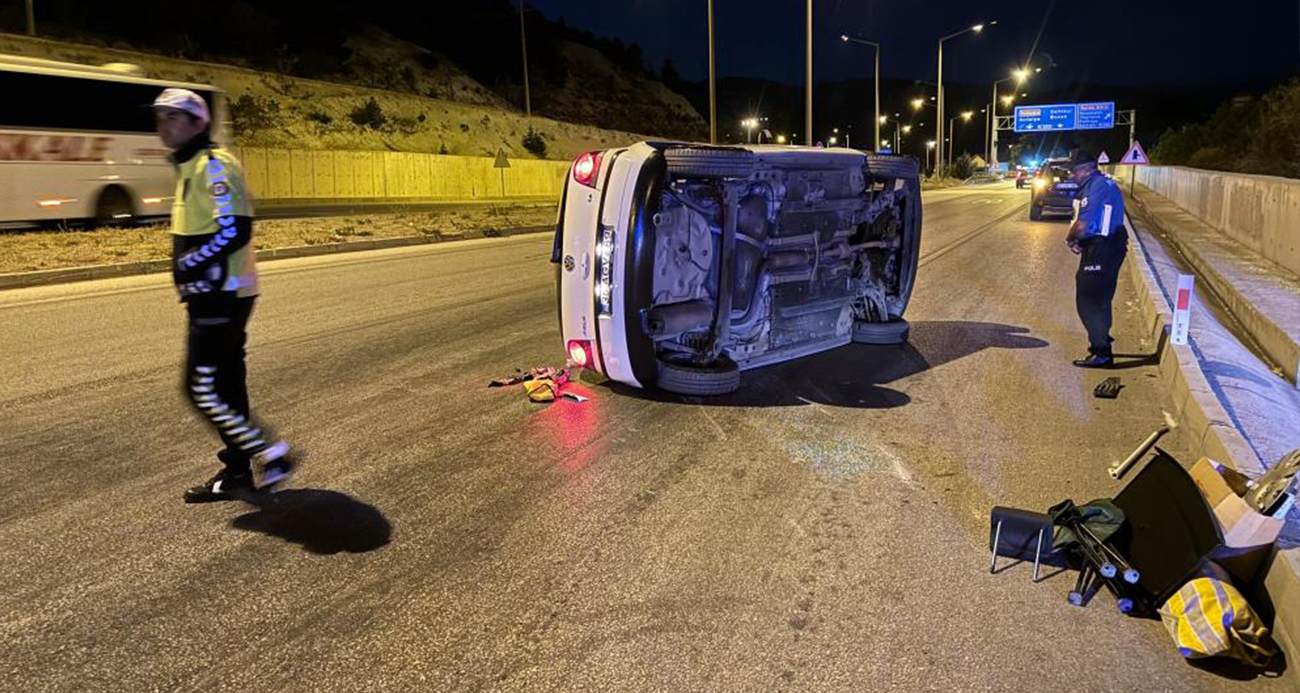 Burdur’da bordür taşına çarpan otomobil devrildi, sürücü olay yerinden kaçtı