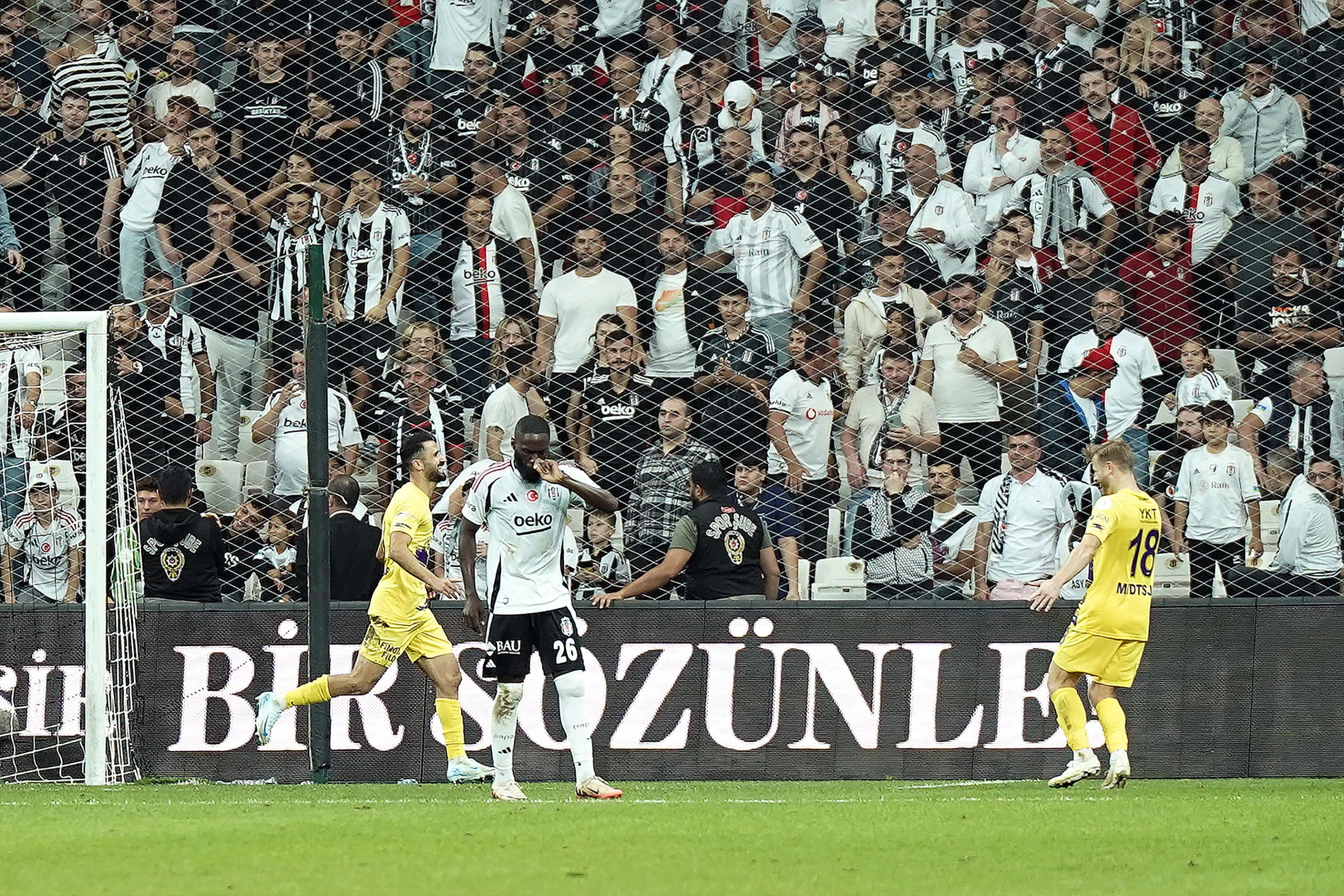 Beşiktaş, uzatmada kazandı! Kartal'dan evinde 3'te 3