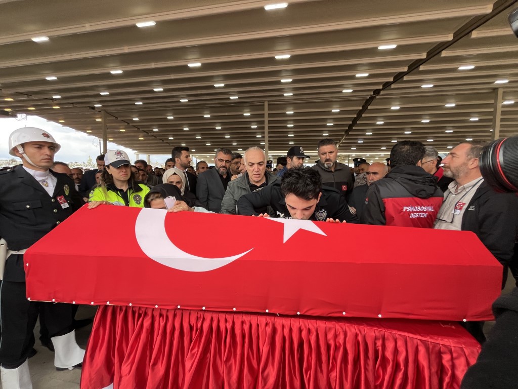 Şehit Polis Şeyda Yılmaz son yolculuğuna uğurlandı