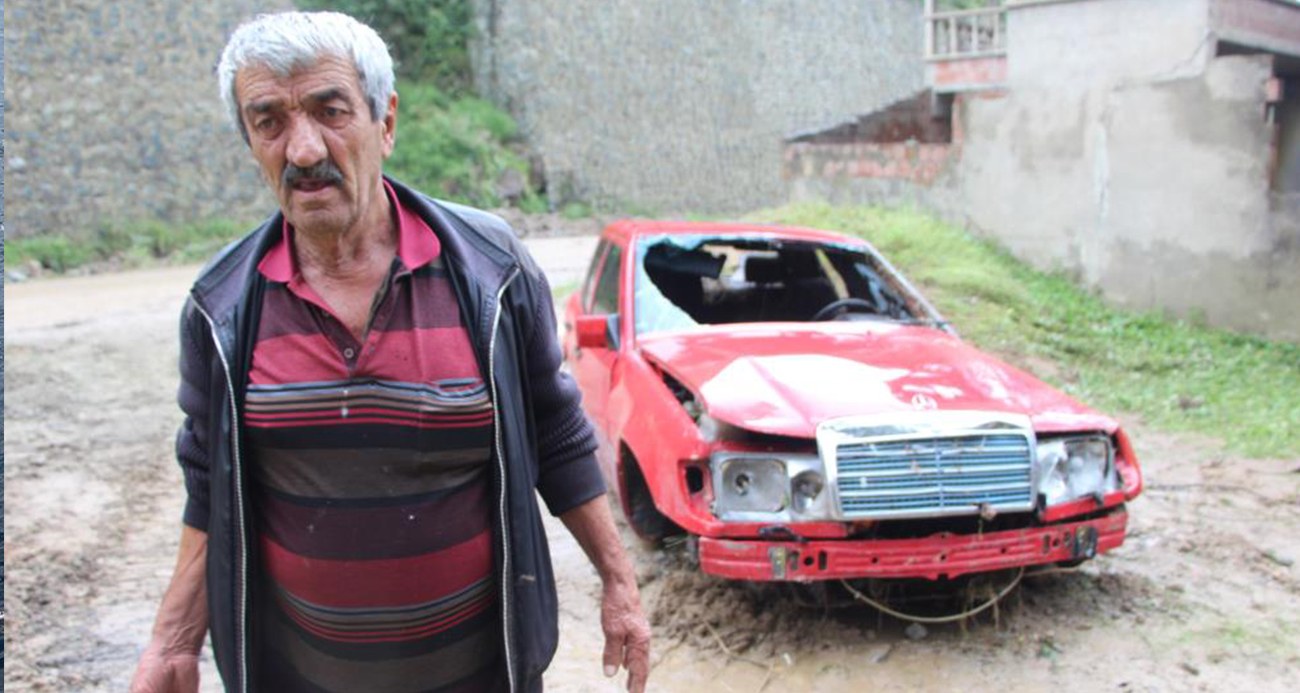 Sel ve heyelandan torunları ile birlikte mağaraya sığınarak kurtuldu