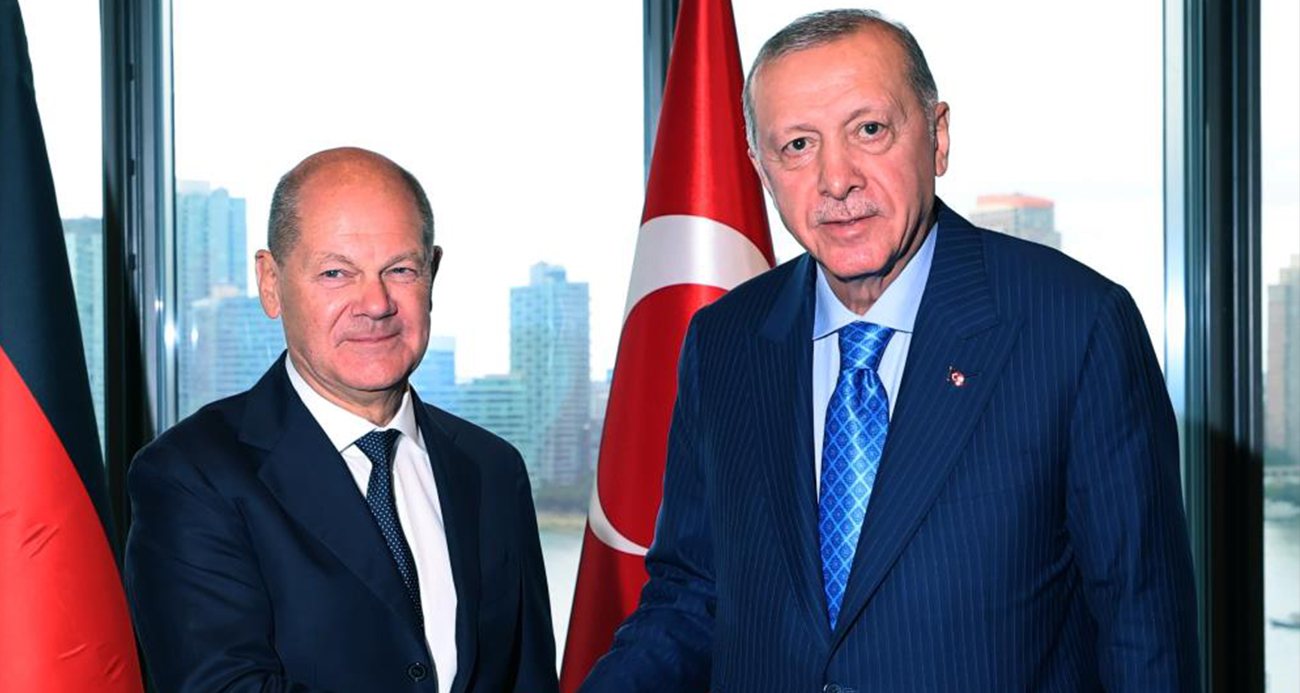 Cumhurbaşkanı Recep Tayyip Erdoğan, Birleşmiş Milletler 79. Genel Kurulu için gittiği New York’taki Türkevi’nde Almanya Başbakanı Olaf Scholz’u kabul etti.