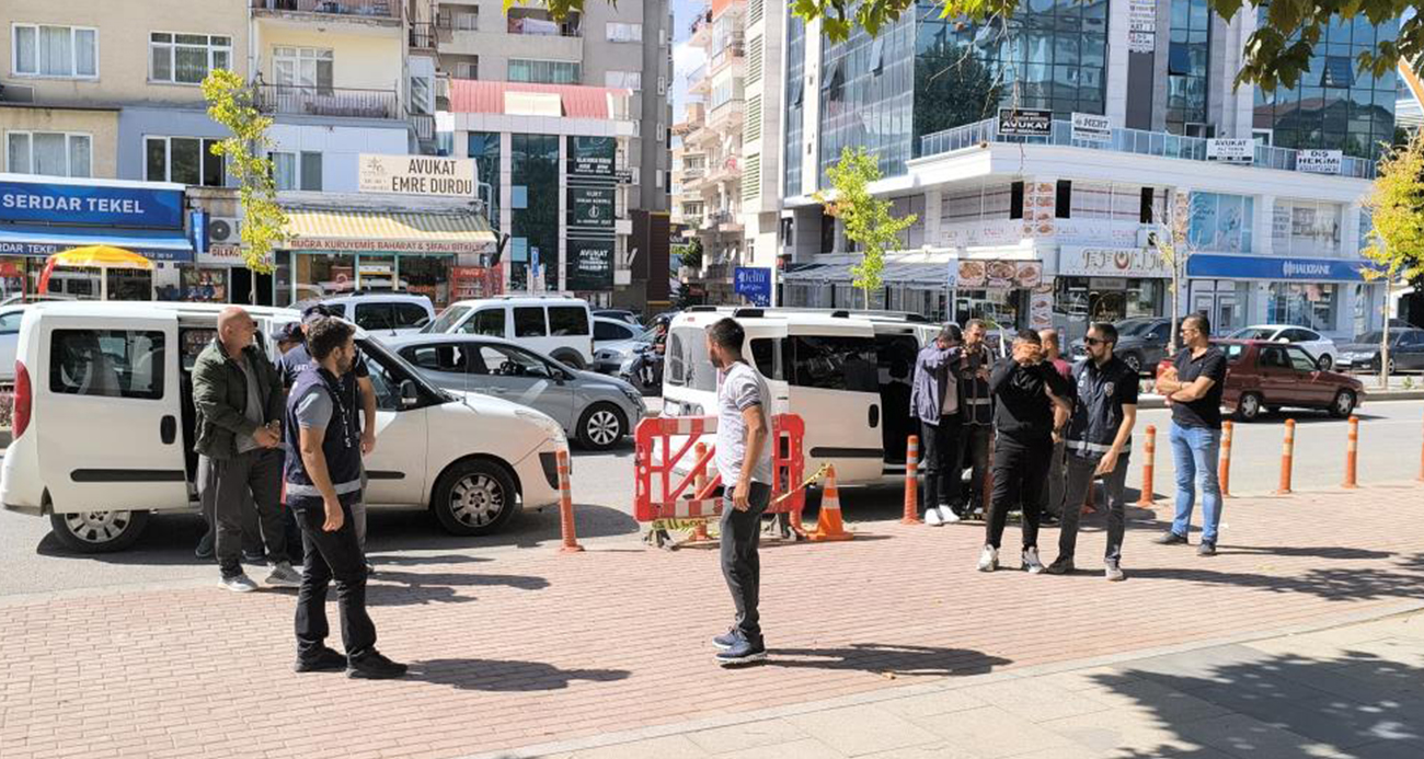 Kırşehir’de 15 düzensiz göçmen ile 4 göçmen kaçakçısı gözaltına alındı