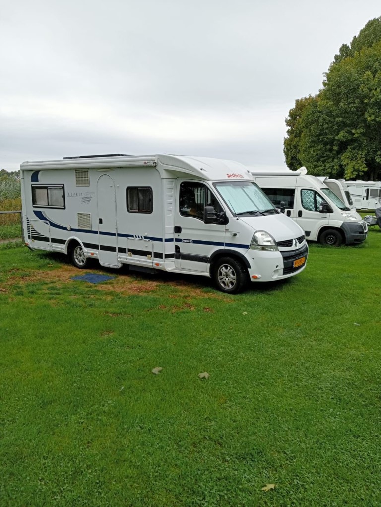 Karavanıyla dünyayı gezen 79 yaşındaki adam dev mide fıtığından İstanbul’da kurtuldu