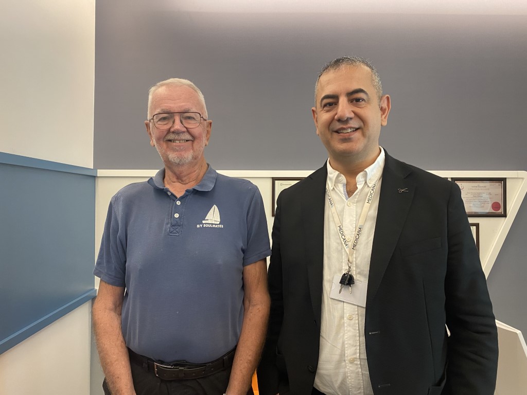 Karavanıyla dünyayı gezen 79 yaşındaki adam dev mide fıtığından İstanbul’da kurtuldu