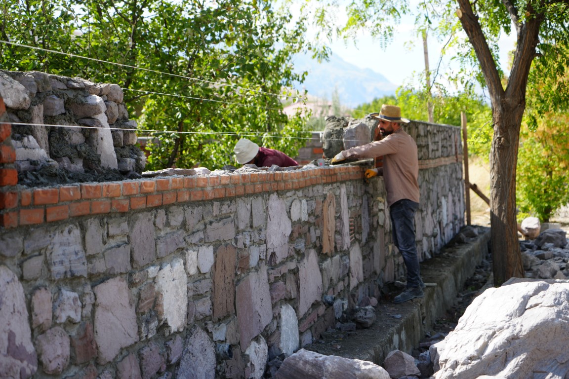 Aylık 100 bin lira kazanıyorlar: Onlar taşın sanatkarları