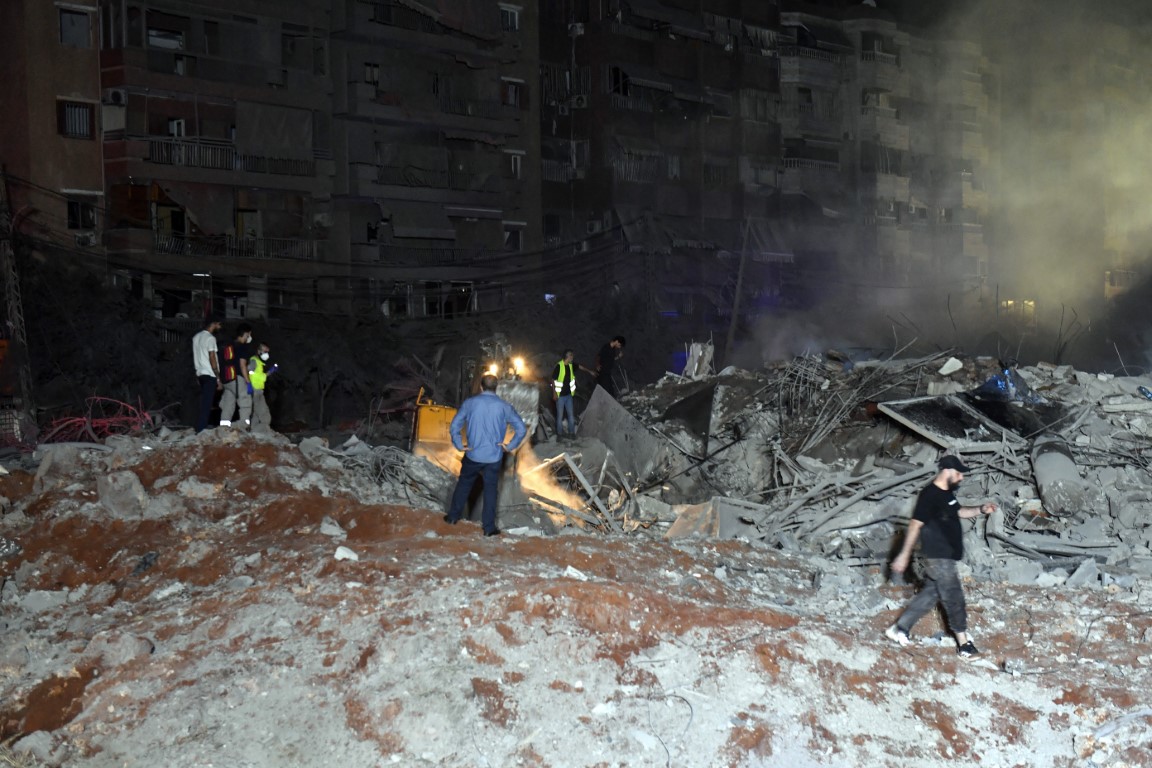 İsrail, Beyrut başta olmak üzere gece boyu Lübnan’ı vurdu