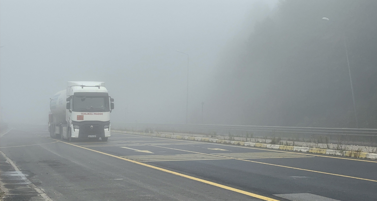 Bolu Dağı’nda sis sebebiyle görüş mesafesi 30 metreye düştü