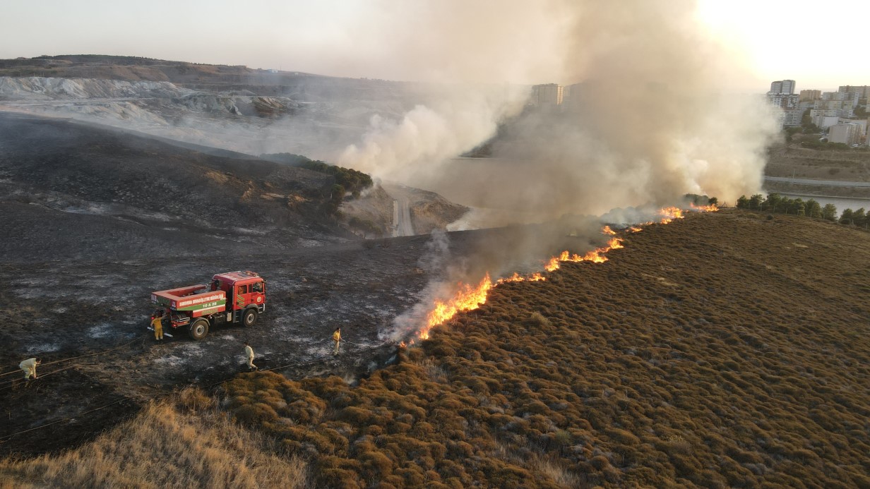 Bandırma’da makilik alanda yangın