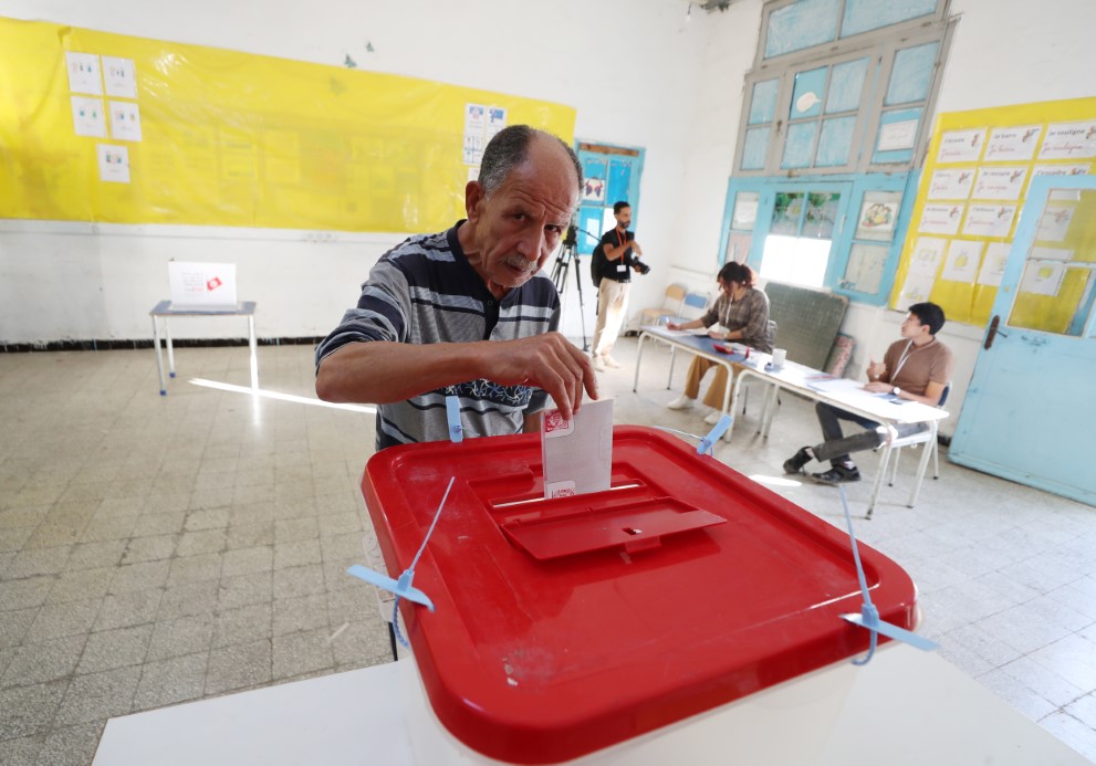 Tunus’ta halk cumhurbaşkanlığı seçimi için sandık başında