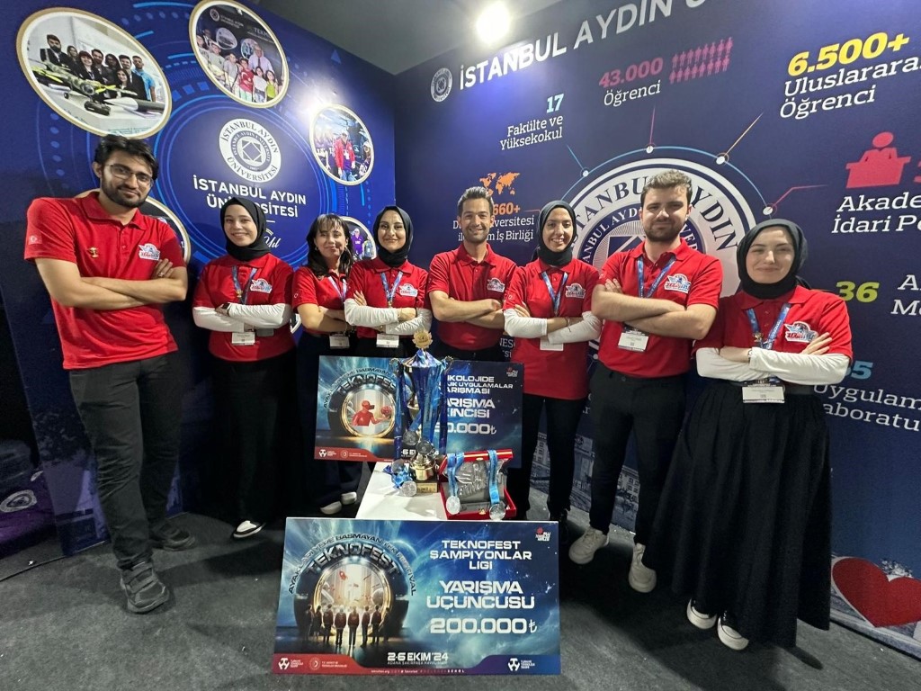 İAÜ ekibi, TEKNOFEST Şampiyonlar Ligi’nde de şampiyon
