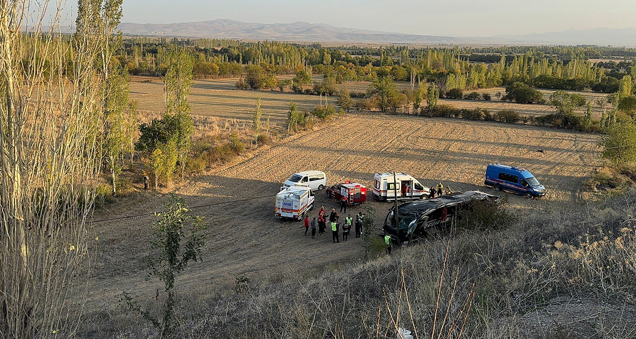 Şarampole devrilen yolcu otobüsünde 21 kişi yaralandı