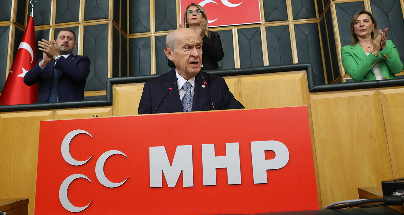 MHP Lideri Bahçeli: “Devleti milletten ayırmak, milleti devletten ayrıştırmak su katılmamış bölücülüktür.”