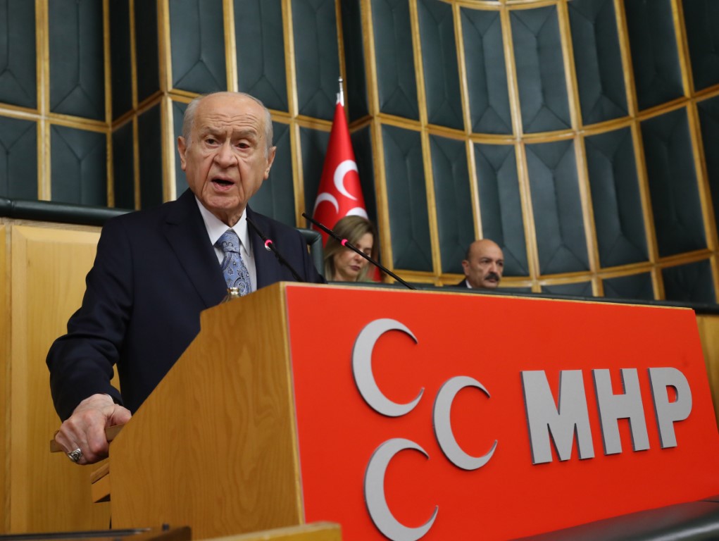 MHP Lideri Bahçeli: “Devleti milletten ayırmak, milleti devletten ayrıştırmak su katılmamış bölücülüktür.”