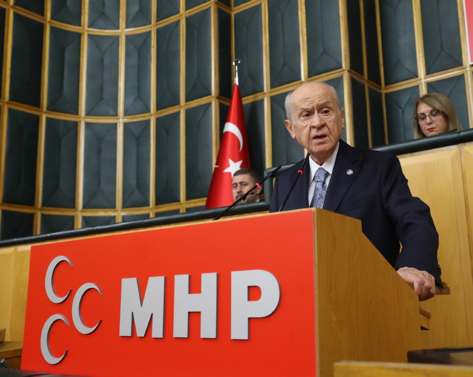 MHP Lideri Bahçeli: “Devleti milletten ayırmak, milleti devletten ayrıştırmak su katılmamış bölücülüktür.”