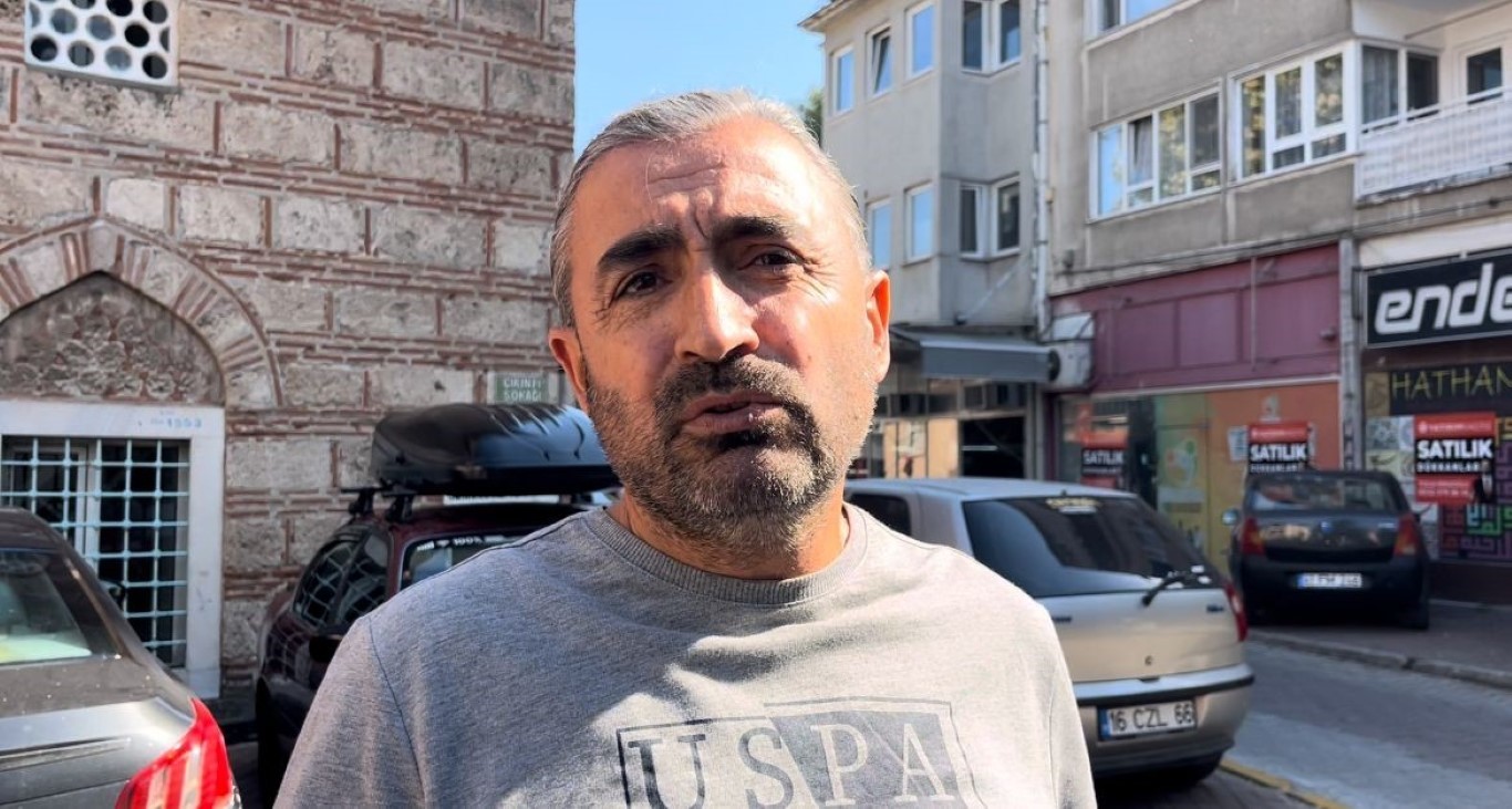 Merdivenlerden aşağı bisikletle inerken otomobil böyle çarptı