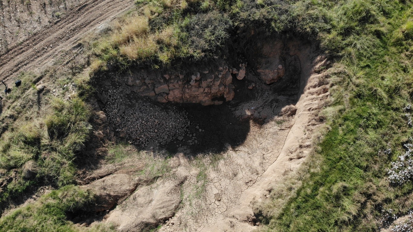 Şanlıurfa’da dev obruklar oluştu