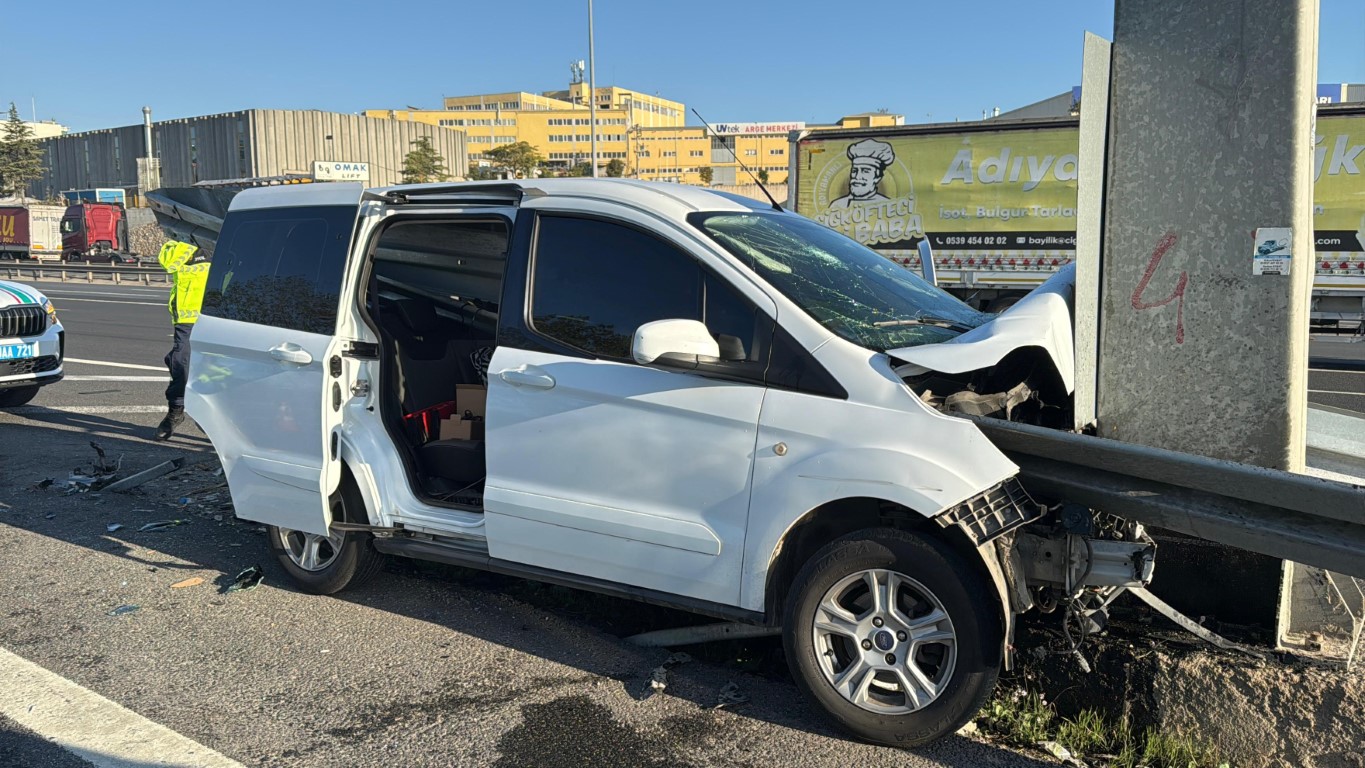 Bariyer deldi geçti, feci kaza