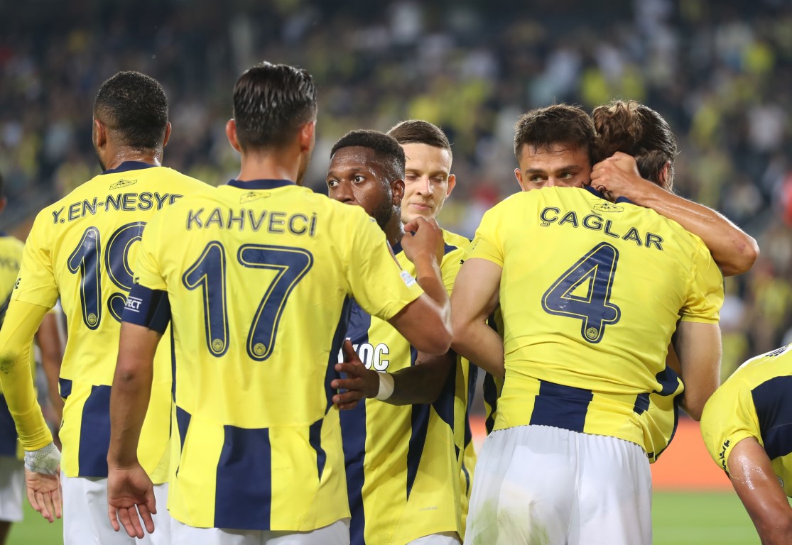 Fenerbahçe, 8 yıl sonra Manchester United’ı konuk edecek