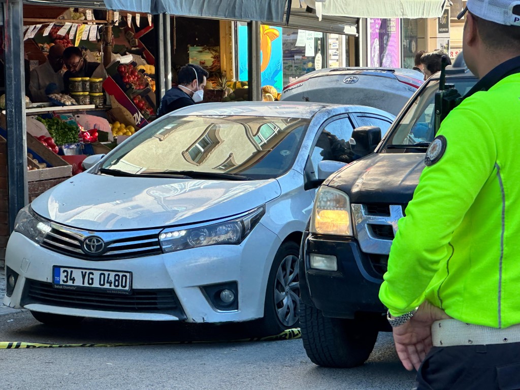 Üsküdar’da polise çekiçle saldırdılar: 3 yaralı