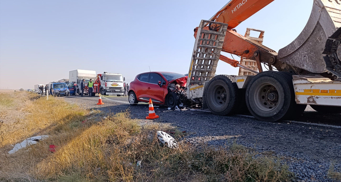 8 aracın birbirine girdiği kazada 1 kişi öldü, 15 kişiyi yaralandı