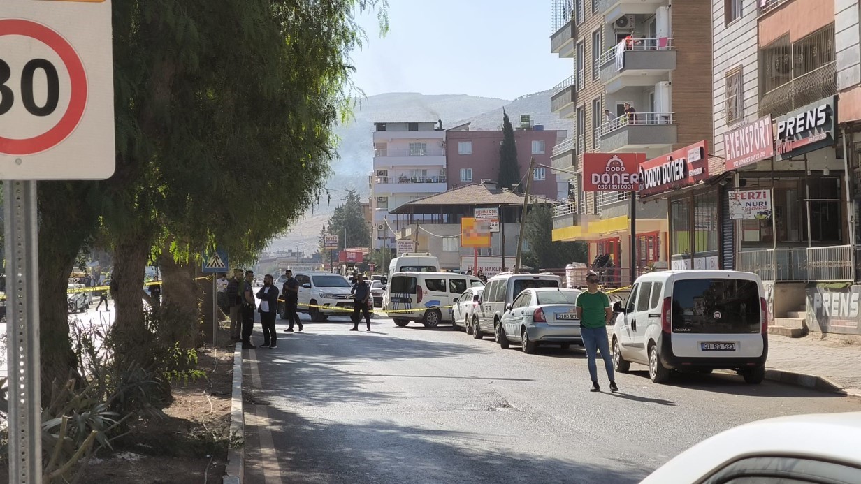 Hatay’da berberde şüpheli çanta paniği