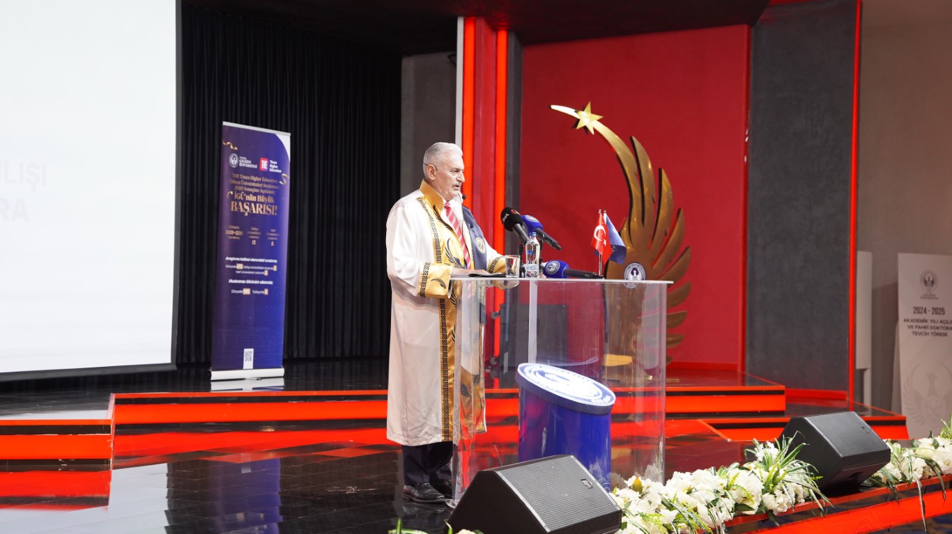 İGÜ, Binali Yıldırım’a Fahri Doktora Diploması tevcih etti