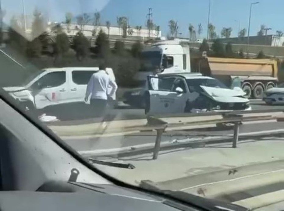 TEM Otoyolu’nda 7 araç zincirleme kazaya karıştı: 4 yaralı
